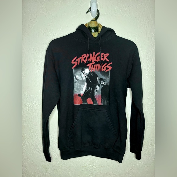 STRANGER THINGS Hoodie With Logo & Steve Black Pullover Sweater‎ Unisex Small - Picture 1 of 4